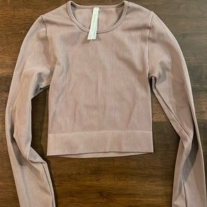 Aritzia Babaton Cropped Long Sleeve Ribbed Top Size xs